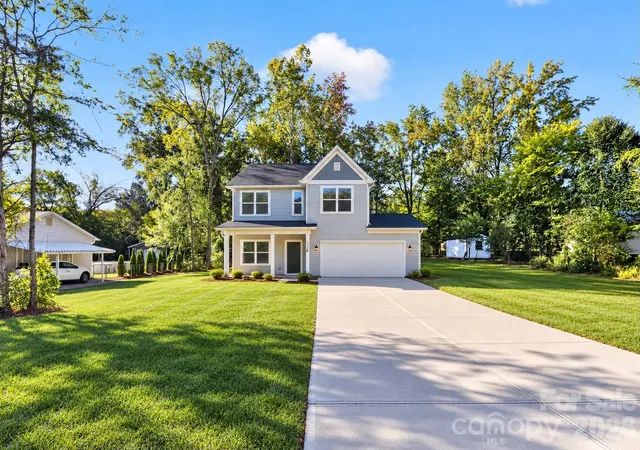 Photo 1 of Single family home for sale at 304 Woodside Dr, Harrisburg, NC 28075 | MLS# 4350580 | Listing updated on 2026-09-29