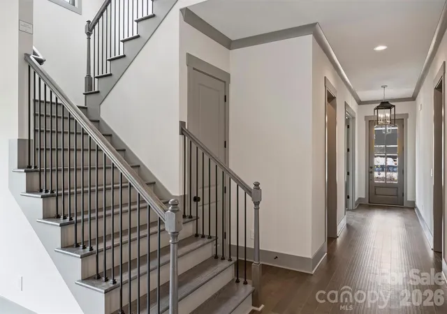 Photo 4 of Single family home for sale at 8159 Fairview Rd, Charlotte, NC 28226 | MLS# 4350673 | Listing updated on 2026-10-31