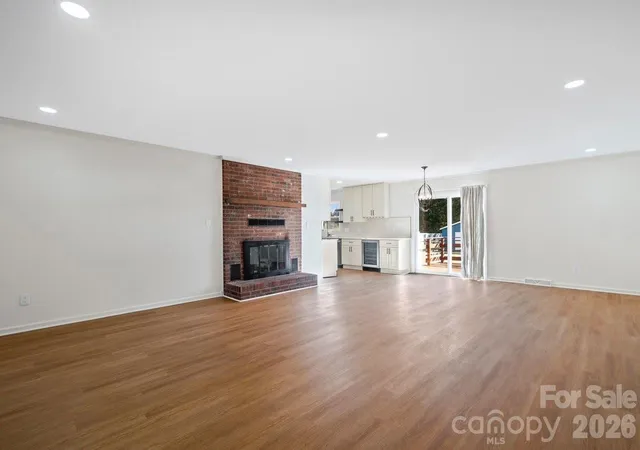 Photo 3 of Single family home for sale at 16808 Knoxwood Dr, Huntersville, NC 28078 | MLS# 4350764 | Listing updated on 2026-06-10