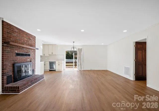 Photo 4 of Single family home for sale at 16808 Knoxwood Dr, Huntersville, NC 28078 | MLS# 4350764 | Listing updated on 2026-06-10