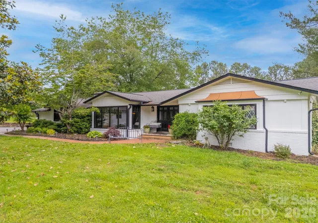 4th image of 64 Persimmon Hl Dr, Columbus, NC 28722 | MLS# 4350872