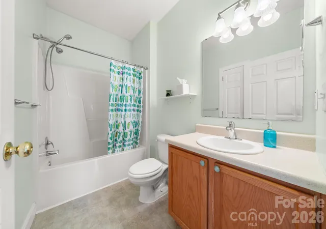 Homes for sale in Hendersonville, NC | 403 Sassafras Dr, Hendersonville, NC 28739 | MLS# 4350912