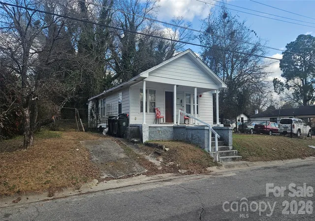 Photo 3 of Single family home for sale at 804 Isler St, Goldsboro, NC 27530 | MLS# 4351182 | Listing updated on 2026-10-06