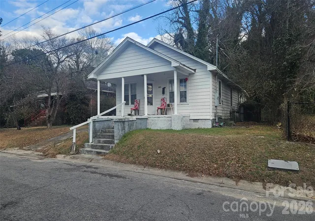 Photo 3 of Single family home for sale at 804 Isler St, Goldsboro, NC 27530 | MLS# 4351182 | Listing updated on 2026-10-06