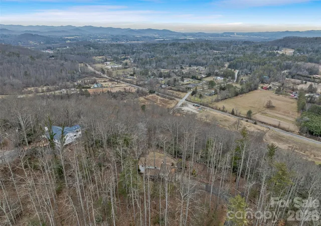 43rd image of 24 Abbey Ln, Hendersonville, NC 28739 | MLS# 4351238