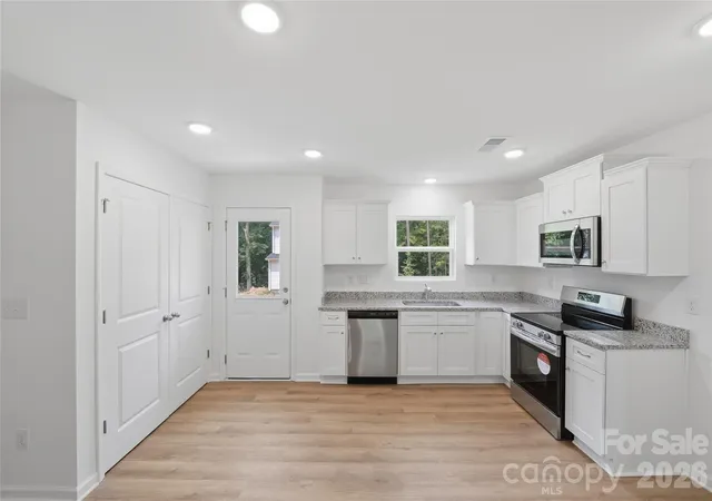 Photo 3 of Single family home for sale at 418 Kershaw St, Lancaster, SC 29720 | MLS# 4351285 | Listing updated on 2026-10-08