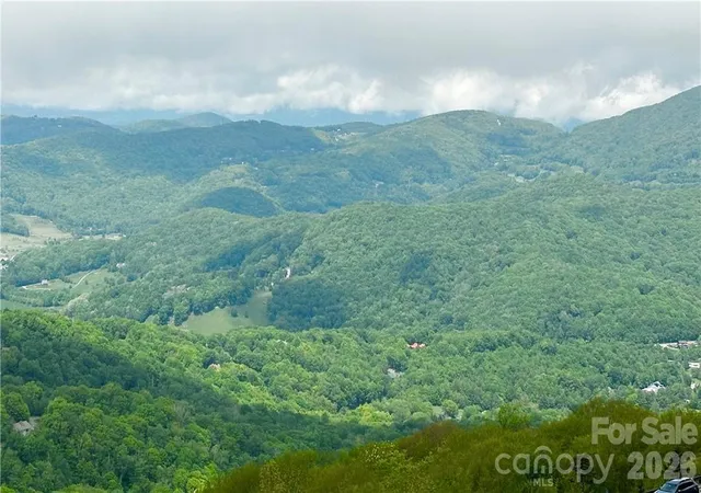 Photo 3 of Condo for sale at 303 Sugar Top Dr #2811, Sugar Mountain, NC 28604 | MLS# 4351419 | Listing updated on 2026-07-08