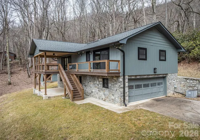 Photo 2 of Single family home for sale at 453 Friendly Acres Dr, Waynesville, NC 28786 | MLS# 4351574 | Listing updated on 2026-09-08