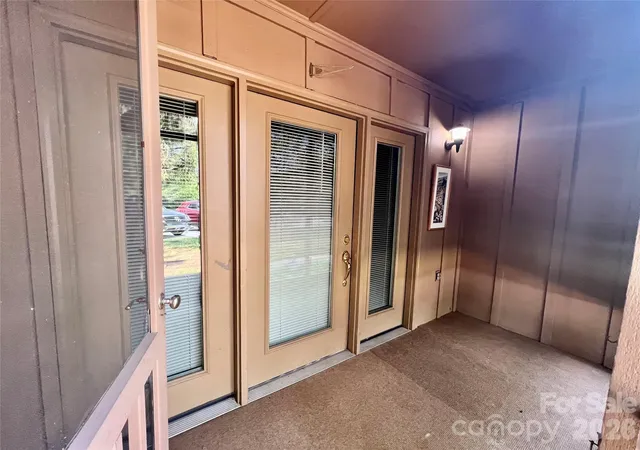 Listing Photo 2 - Condo for sale in building located at 427 6Th Ave W, Hendersonville, NC 28739 - Unit #A-2