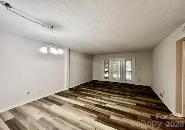 3rd image of 427 6Th Ave W #A-2, Hendersonville, NC 28739 | MLS# 4351694