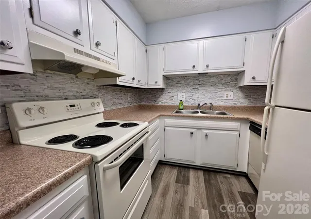 4th image of 427 6Th Ave W #A-2, Hendersonville, NC 28739 | MLS# 4351694
