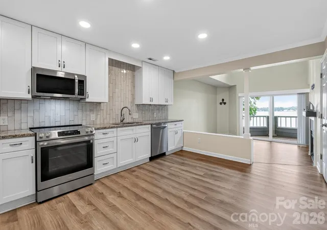 Listing Photo 5 - Condo for sale in building located at 345 Nw Dr, Davidson, NC 28036