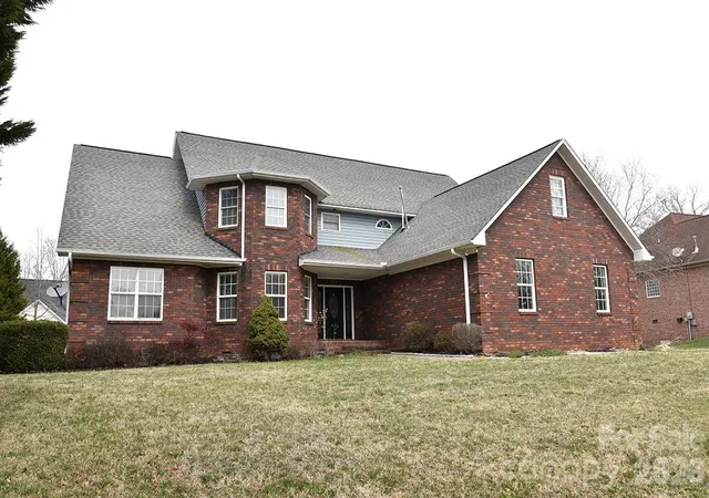 Photo 2 of Single family home for sale at 1203 Edgewater Ct, Salisbury, NC 28146 | MLS# 4351808 | Listing updated on 2026-09-25