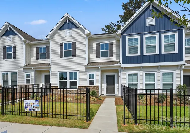 Photo 2 of Townhouse for sale at 6543 Fire Lily Ln, Charlotte, NC 28216 | MLS# 4351859 | Listing updated on 2026-09-21
