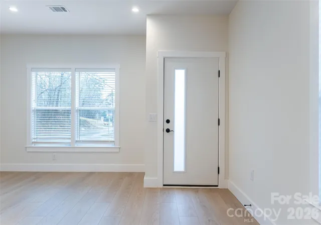 Photo 2 of Single family home for sale at 4 Wyndom Ln, Asheville, NC 28805 | MLS# 4351891 | Listing updated on 2026-07-28