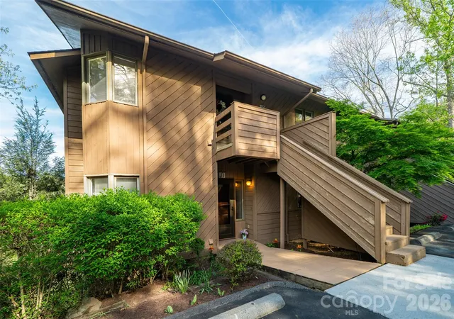 Homes for sale in Asheville, NC | 305 Piney Mountain Dr #J1, Asheville, NC 28805 | MLS# 4351892