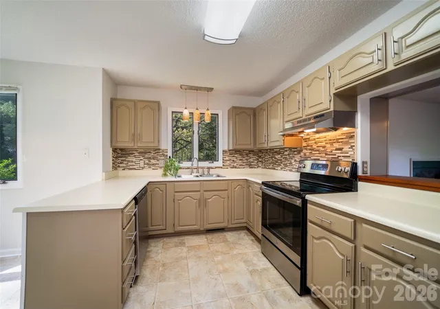 Homes for sale in Asheville, NC | 305 Piney Mountain Dr #J1, Asheville, NC 28805 | MLS# 4351892