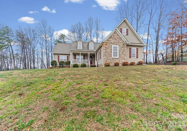 Photo 2 of Single family home for sale at 118 Sundance Cir, Statesville, NC 28625 | MLS# 4351957 | Listing updated on 2026-08-26