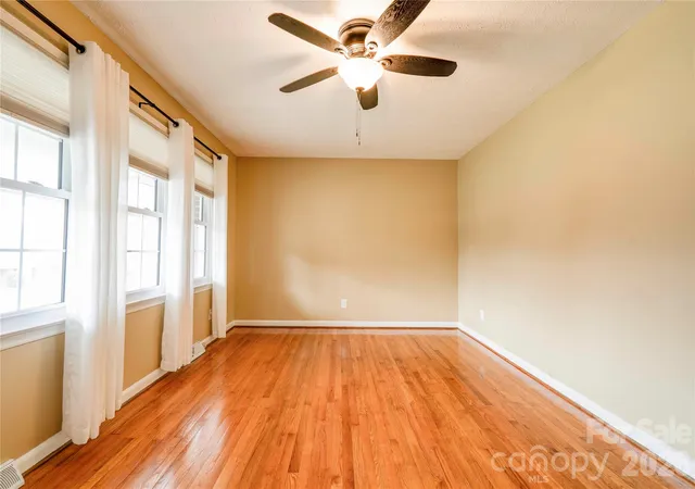 Photo 3 of Single family home for sale at 2926 Lake Dr, Shelby, NC 28152 | MLS# 4351975 | Listing updated on 2026-09-04