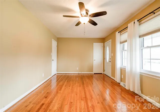 Photo 4 of Single family home for sale at 2926 Lake Dr, Shelby, NC 28152 | MLS# 4351975 | Listing updated on 2026-09-04