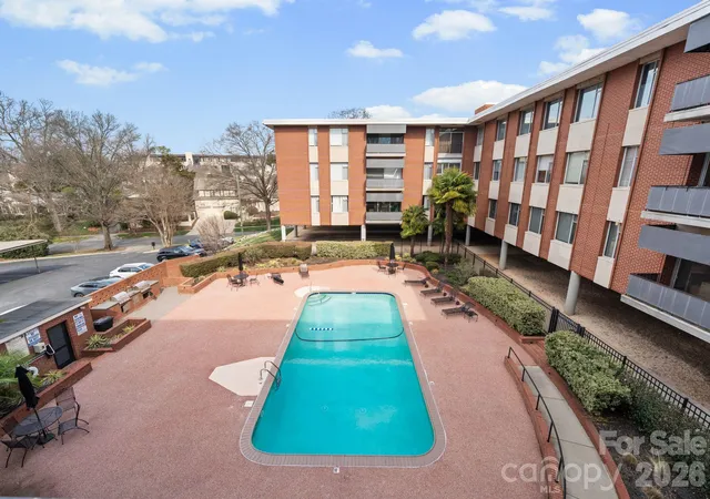 Photo 1 of Condo for sale at 1300 Queens Rd, Charlotte, NC 28207 | MLS# 4352064 | Listing updated on 2026-10-10