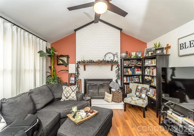 2nd image of 5164 Olde School Dr #44, Hickory, NC 28602 | MLS# 4352068