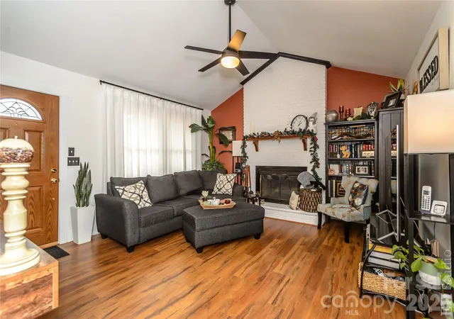4th image of 5164 Olde School Dr #44, Hickory, NC 28602 | MLS# 4352068