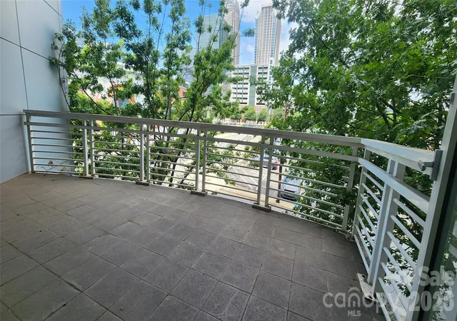 3rd image of 505 E 6Th St, Charlotte, NC 28202