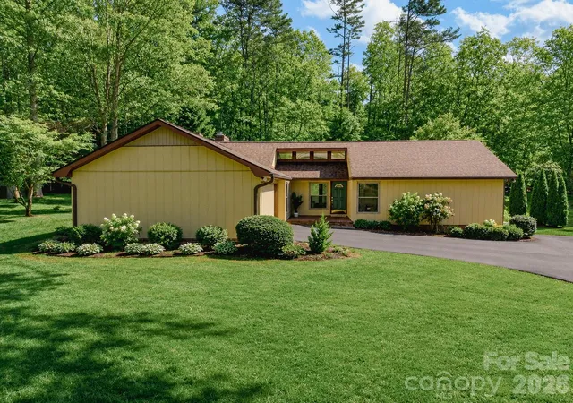 2nd image of 63 Pinecroft Rd, Asheville, NC 28804 | MLS# 4352217
