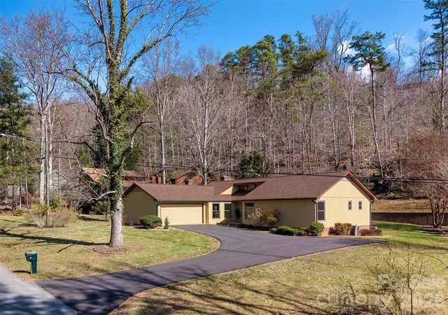4th image of 63 Pinecroft Rd, Asheville, NC 28804 | MLS# 4352217