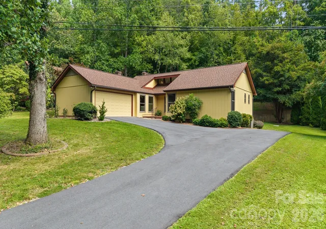 Photo 3 of Single family home for sale at 63 Pinecroft Rd, Asheville, NC 28804 | MLS# 4352217 | Listing updated on 2026-09-06