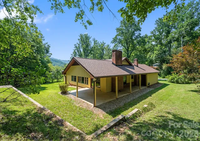 Photo 4 of Single family home for sale at 63 Pinecroft Rd, Asheville, NC 28804 | MLS# 4352217 | Listing updated on 2026-09-06