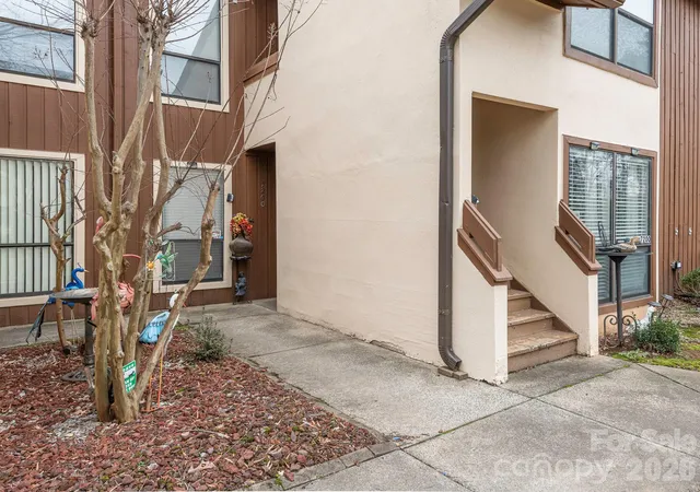 Listing Photo 5 - Condo for sale in building located at 7200 Winery Ln, Charlotte, NC 28227