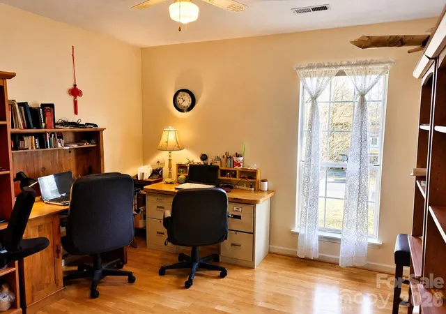 Photo 3 of Single family home for sale at 10120 Rockwood Rd, Charlotte, NC 28215 | MLS# 4352253 | Listing updated on 2026-10-03