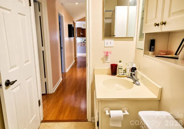 Photo 4 of Single family home for sale at 10120 Rockwood Rd, Charlotte, NC 28215 | MLS# 4352253 | Listing updated on 2026-10-03