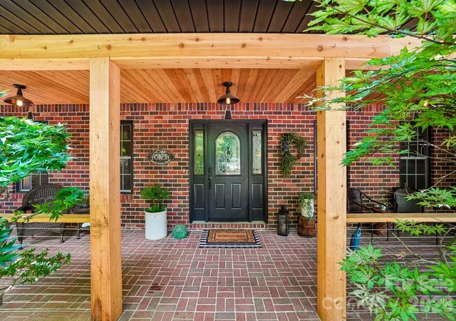 Photo 3 of Single family home for sale at 4005 Little River Rd, Hendersonville, NC 28739 | MLS# 4352423 | Listing updated on 2026-10-04
