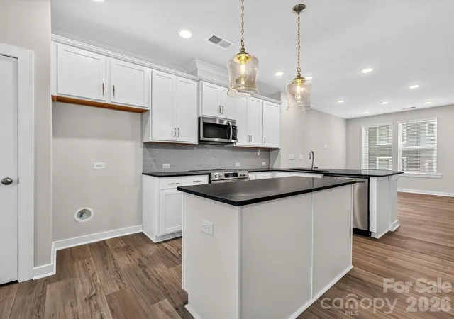 2nd image of 1132 Bismuth Ln, Charlotte, NC 28211 | MLS# 4352491