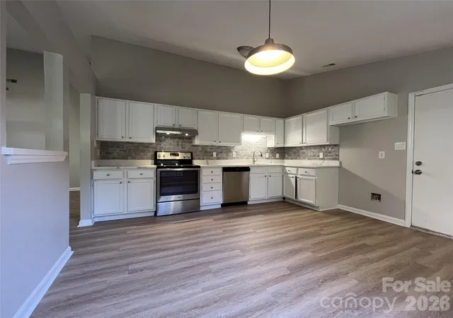 Photo 4 of Single family home for sale at 5830 Stone Blf Ct, Charlotte, NC 28214 | MLS# 4352514 | Listing updated on 2026-07-25