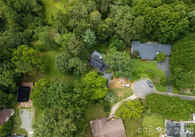 Photo 4 of Single family home for sale at 72 Memory Ln, Brevard, NC 28712 | MLS# 4352602 | Listing updated on 2026-08-29