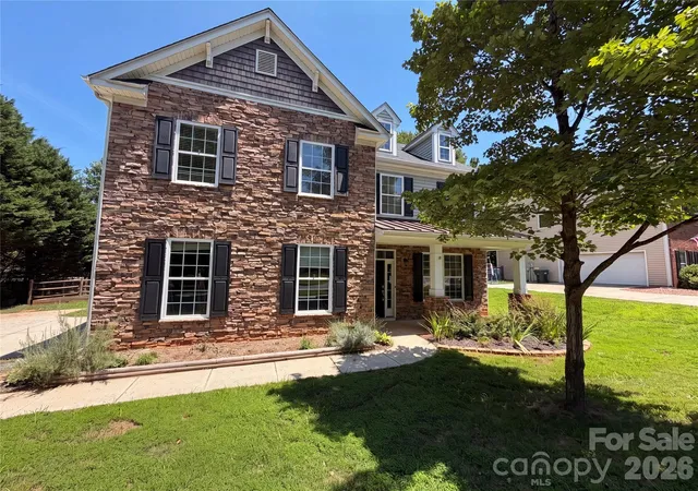 Photo 1 of Single family home for sale at 5837 Mcdowell Run Dr, Huntersville, NC 28078 | MLS# 4352611 | Listing updated on 2026-10-01