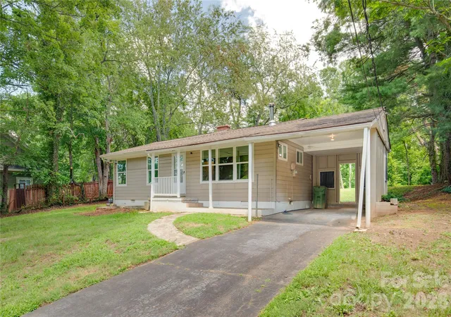 Photo 3 of Single family home for sale at 49 1st Street, Asheville, NC 28803 | MLS# 4352652 | Listing updated on 2026-09-26