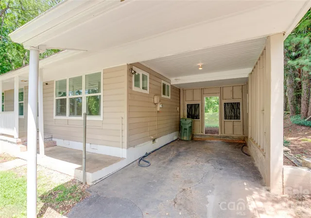 Photo 4 of Single family home for sale at 49 1st Street, Asheville, NC 28803 | MLS# 4352652 | Listing updated on 2026-09-26