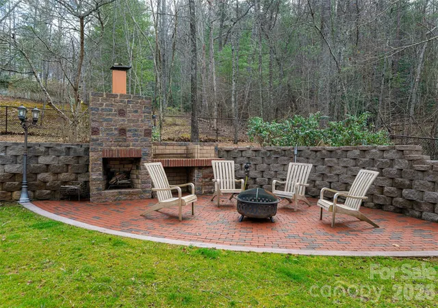 Photo 3 of Single family home for sale at 39 Windover Dr, Asheville, NC 28803 | MLS# 4352682 | Listing updated on 2026-10-06
