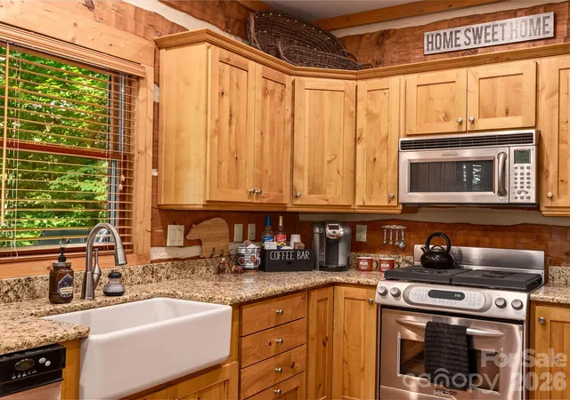4th image of 37 Grinnin Sun Rd, Burnsville, NC 28714 | MLS# 4352768