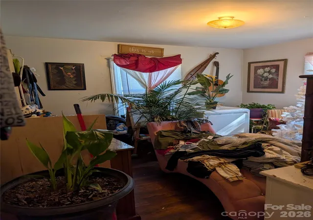 Photo 3 of Sale Pending at 635 Chicago Ave, Charlotte, NC 28203 | MLS# 4352789 | Listing updated on 2026-07-18