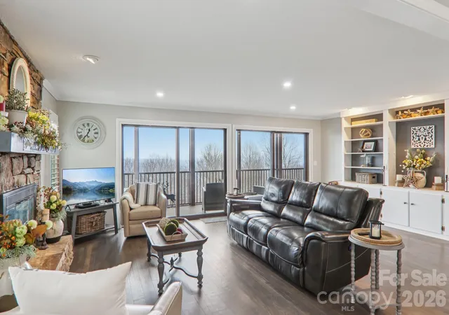 Photo 3 of Condo for sale at 1601 Fleetwood Plz, Laurel Park, NC 28739 | MLS# 4352883 | Listing updated on 2026-09-27