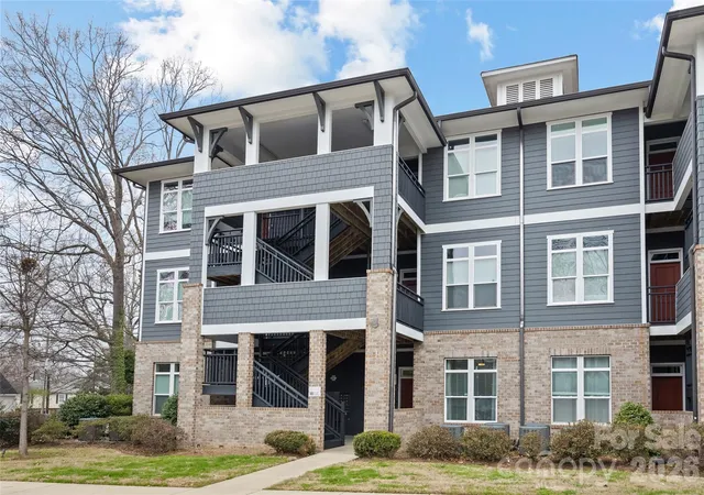 3rd image of 935 Mcalway Rd #102, Charlotte, NC 28211 | MLS# 4353042