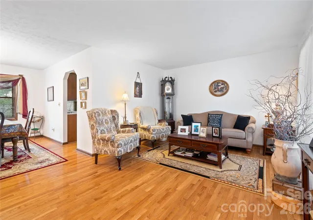 5th image of 109 Eagle Rock Trl, Hendersonville, NC 28739 | MLS# 4353116