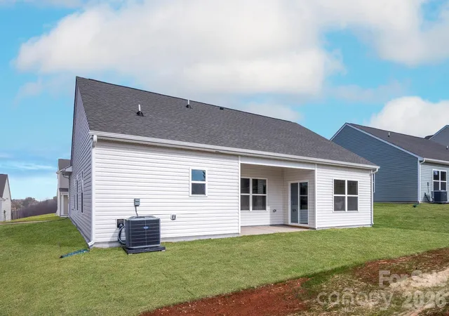 Photo 2 of Single family home for sale at 3446 Robindale Dr, Winston Salem, NC 27107 | MLS# 4353131 | Listing updated on 2026-10-02