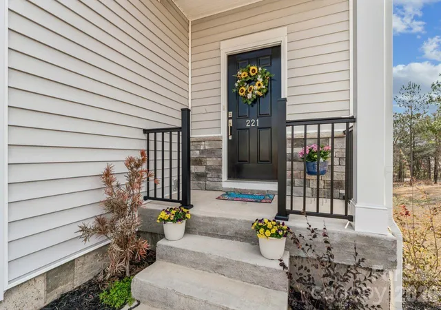 Photo 3 of Single family home for sale at 221 Shadowbrook Way, Camden, SC 29020 | MLS# 4353175 | Listing updated on 2026-10-09